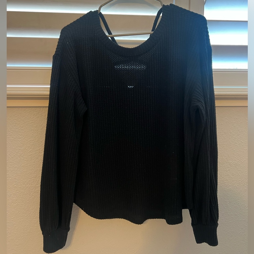 Hollister store size medium black long sleeve cross back